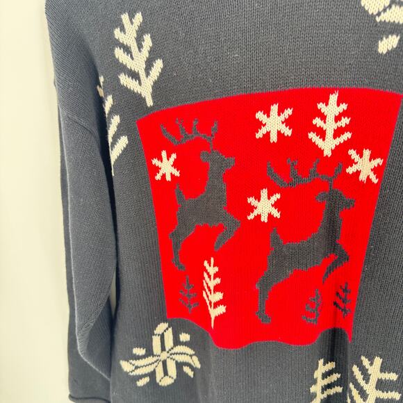 Vintage Timberlea Reindeer Sweater Size Medium Black Red Snowflake Holiday Knit - Picture 5 of 6